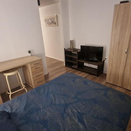 Studio Renard Quartier Marais, Terrasse En Rez De Jardin, Matelas Confort Bourges Exterior photo